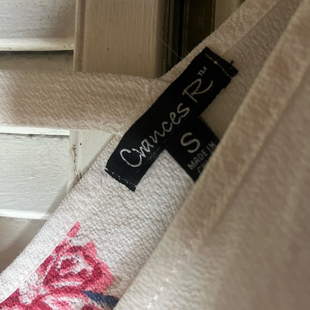 CHANCES R. Floral Sleeveless Top - White and Pink - Picture 2 of 5
